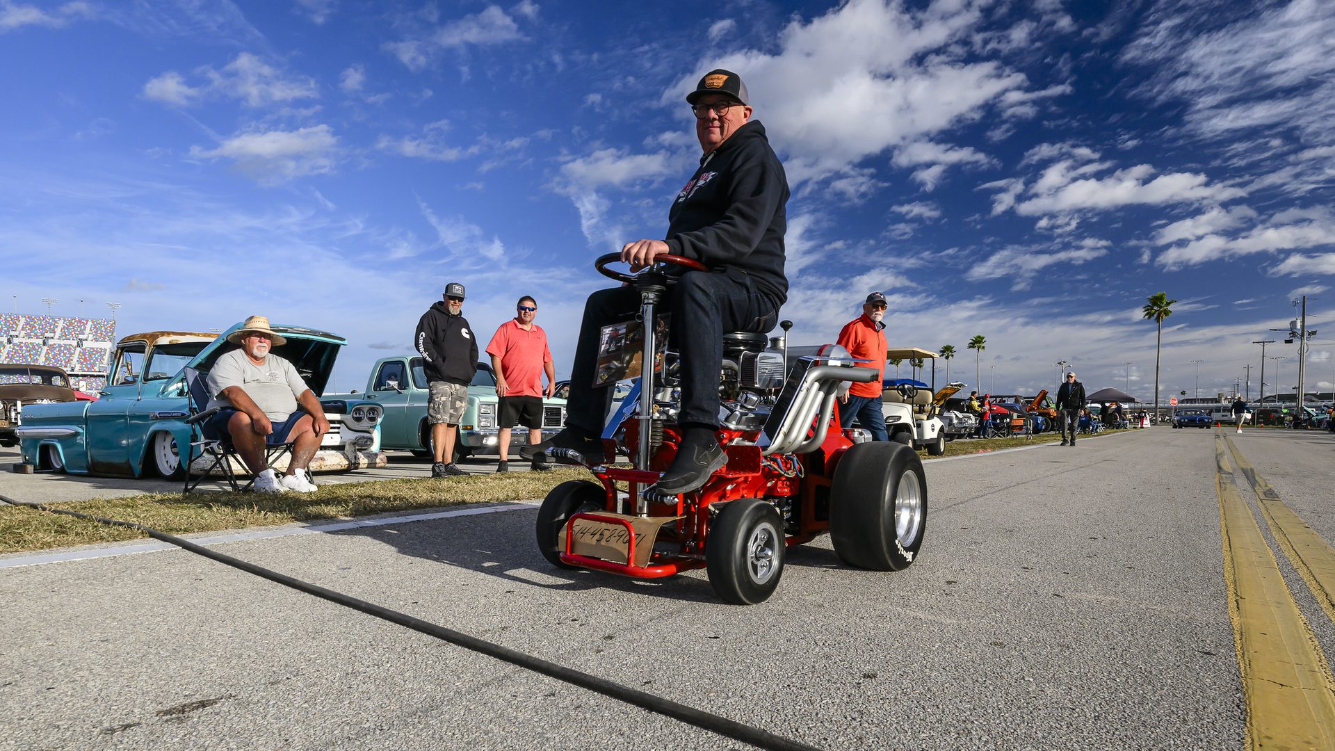 Show cars at the Daytona Turkey Run®