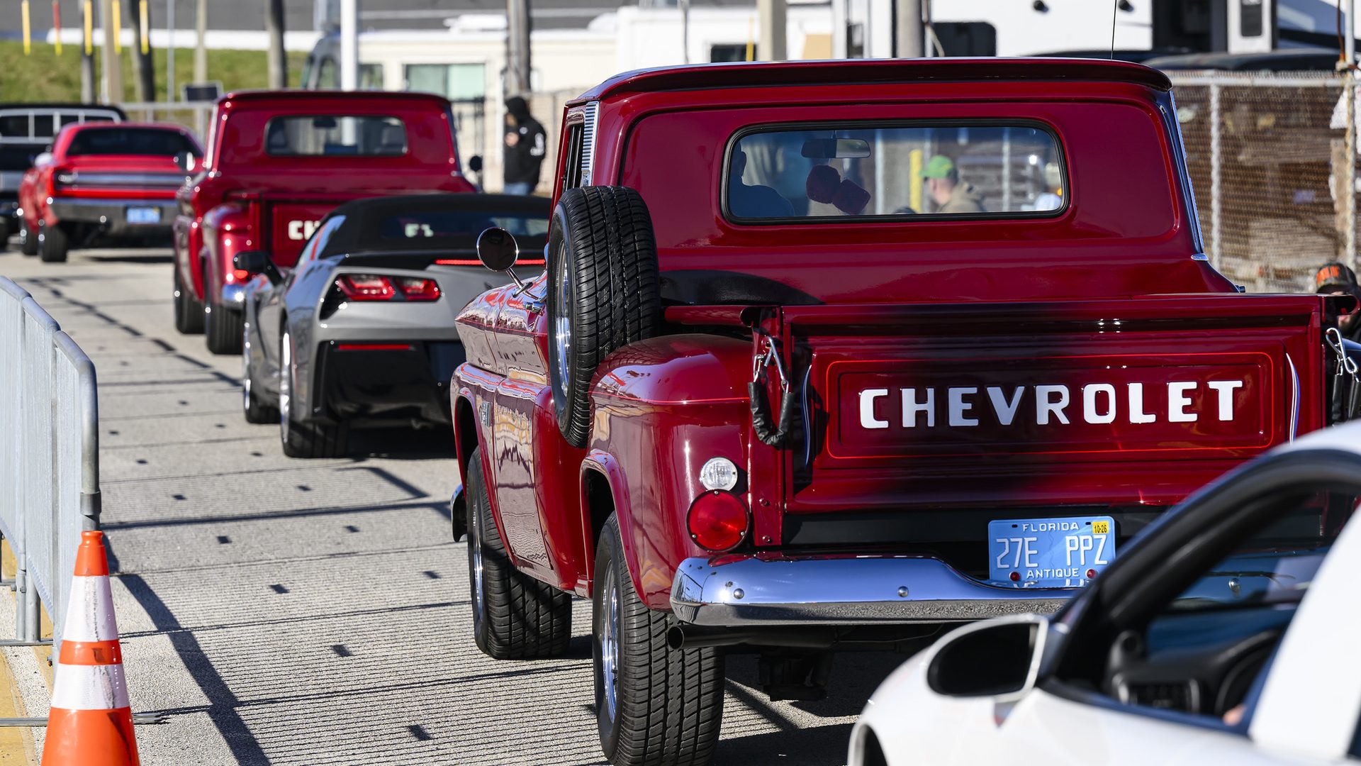 Show cars at the Daytona Turkey Run®