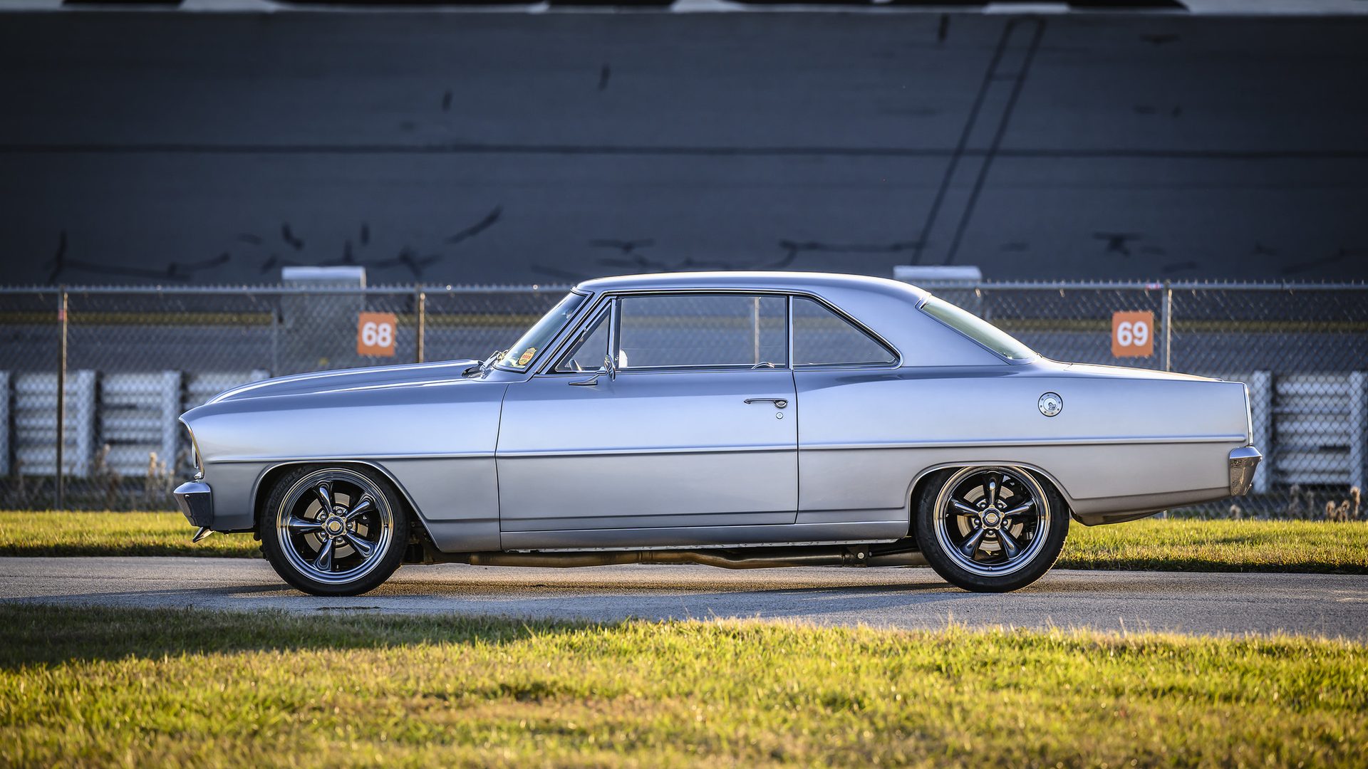 Show cars at the Daytona Turkey Run®